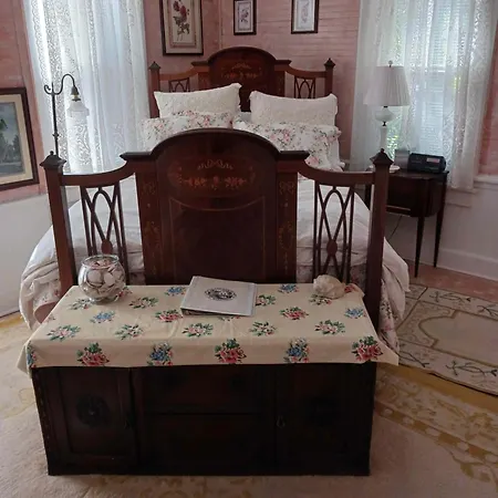 Island House Of Wanchese Bed And Breakfast